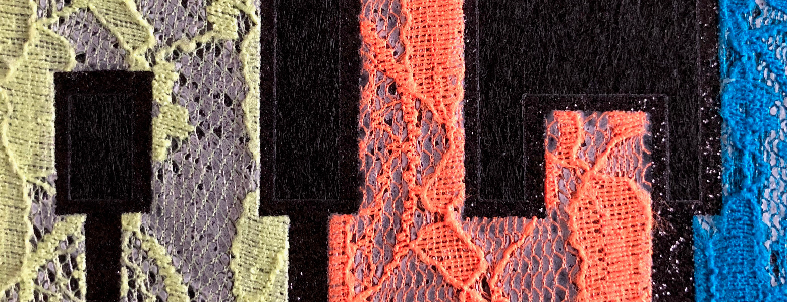 Patch ricamate e in tessuto SCHLI dettaglio colori